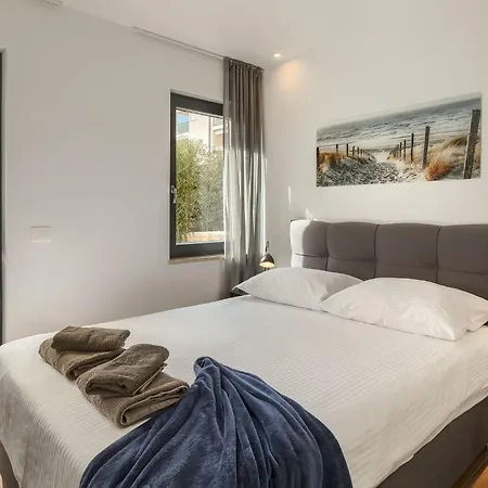 דירה Erdgeschosswohnung Moonlight Mit Terrasse Karpinjan