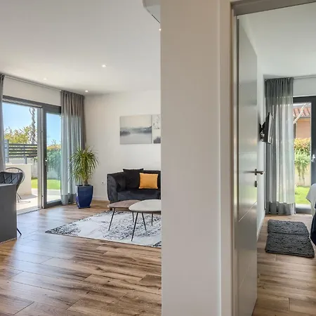 Erdgeschosswohnung Moonlight Mit Terrasse * Karpinjan